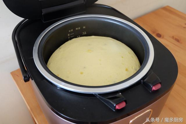 電飯鍋怎樣制作蛋糕（電飯煲里做蛋糕最簡單的方式）(15)