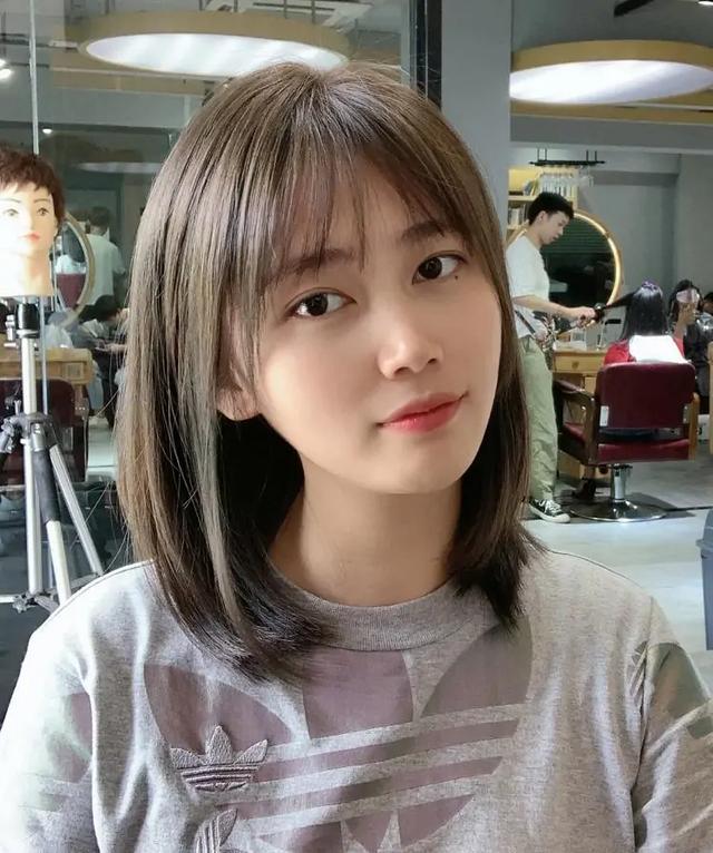 齊肩發(fā)型圖片女2020最新款（齊肩發(fā)今年最新款發(fā)型）(2)