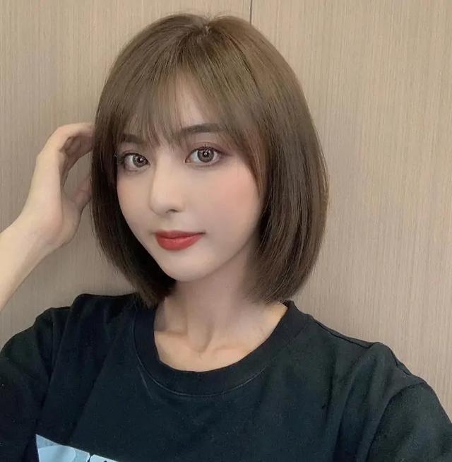 齊肩發(fā)型圖片女2020最新款（齊肩發(fā)今年最新款發(fā)型）(4)