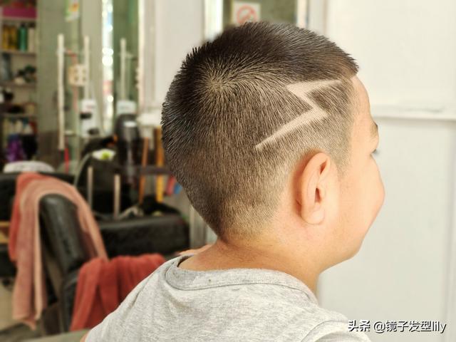 男孩子剪什么發(fā)型好看（5款帥氣有型很時(shí)尚的發(fā)型）(1)