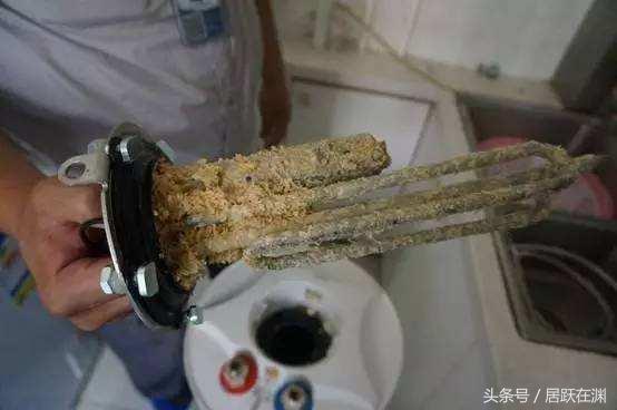 熱水器水垢怎么徹底清理（熱水器清除水垢的方法圖解）(2)