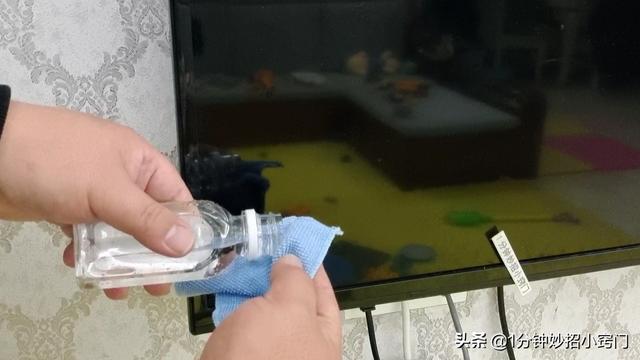 液晶電視機(jī)屏幕臟了怎樣清理（電視屏幕最簡(jiǎn)單的清潔方法）(6)
