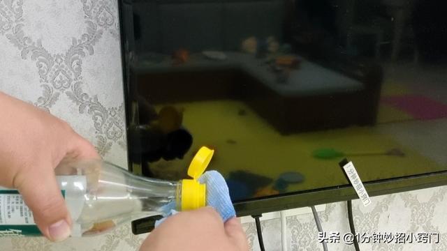液晶電視機(jī)屏幕臟了怎樣清理（電視屏幕最簡(jiǎn)單的清潔方法）(7)