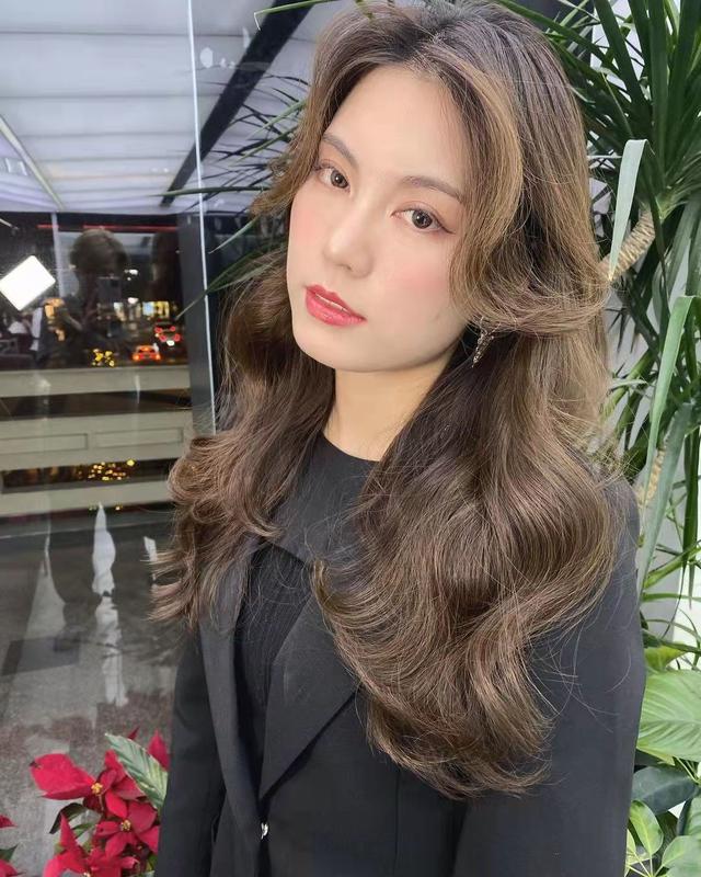 冷燙好還是熱燙好 有什么區(qū)別（發(fā)質(zhì)細(xì)軟發(fā)量少適合什么燙）(5)