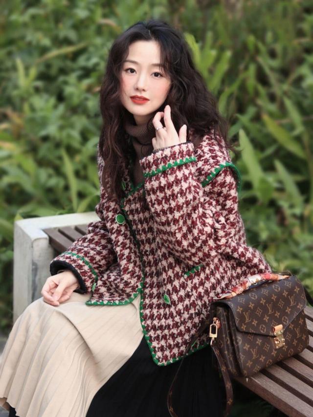 毛呢短外套如何搭配（冬天毛呢外套怎么穿好看又保暖）(1)
