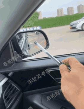 倒車入庫實(shí)用技巧圖解（倒車入庫6個(gè)關(guān)鍵步驟）(11)