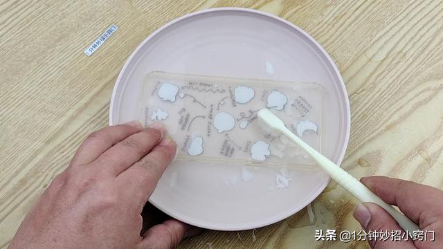 透明手機殼快速去黃簡易方法（如何給手機殼清洗）(2)