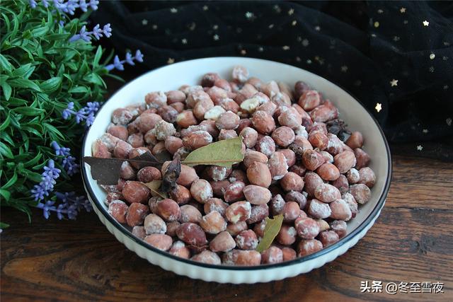 空氣炸鍋炸花生米怎么炸（空氣炸鍋炸五香花生米的正確做法）(1)