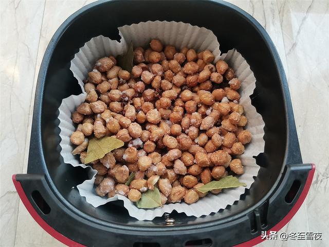 空氣炸鍋炸花生米怎么炸（空氣炸鍋炸五香花生米的正確做法）(6)